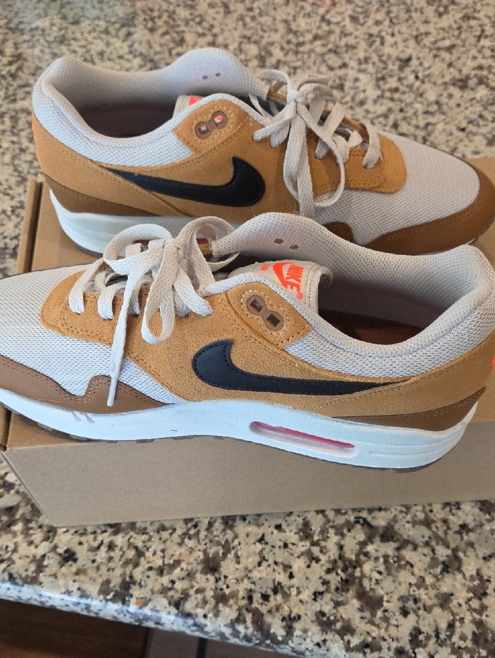 Nike Air Max 1 Ess Sneakers in British Tan Brown - Picture 5 of 6